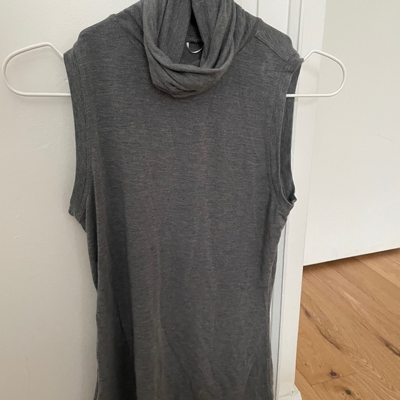 Kit and ace turtleneck tank top - Picture 2 of 4